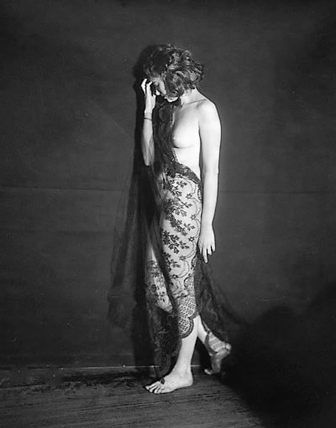 Alfred Cheney Johnston (or attributed to) nude study