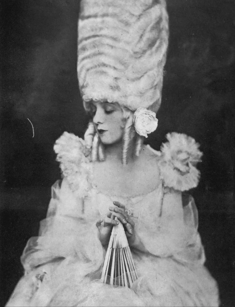 Portrait of silent film actress Betty Jewel by Alfred Cheney Johnston, 1922