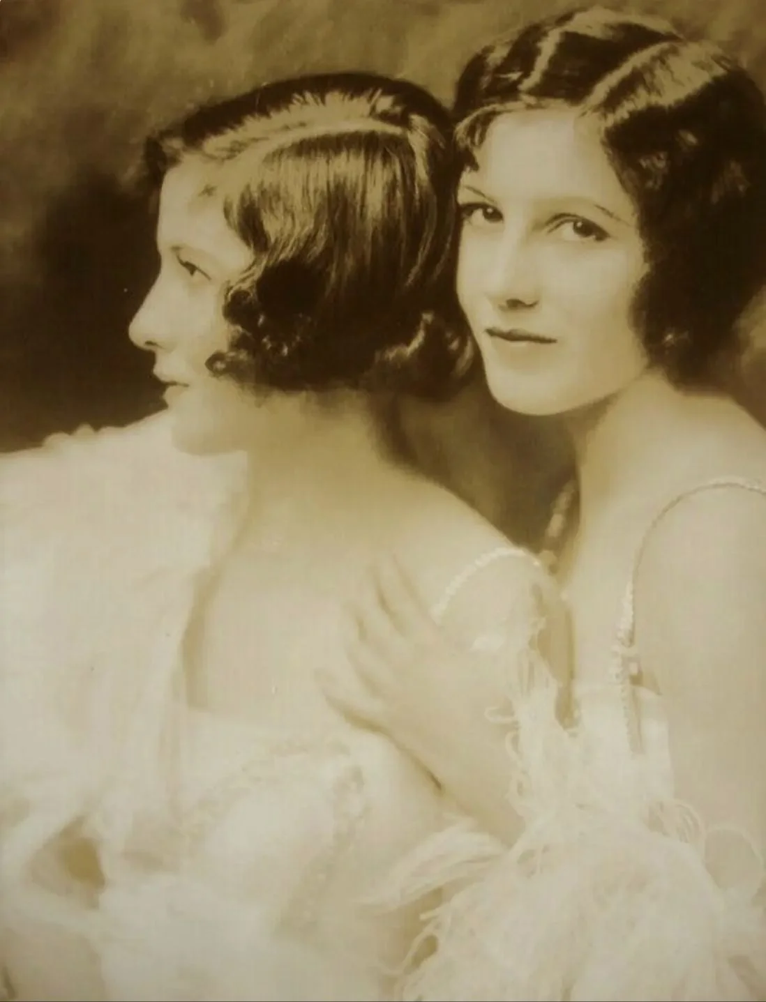 Portrait of actresses the Fairbanks Twins by Alfred Cheney Johnston, 1922