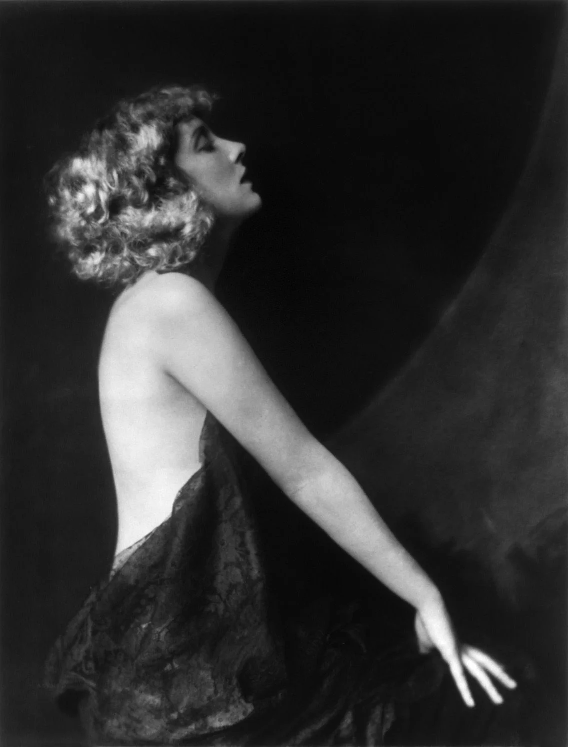Portrait of Ziegfeld girl Helen Lee Worthing by Alfred Cheney Johnston, 1920