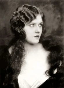 Portrait of Ziegfeld girl Naomi Johnson by Alfred Cheney Johnston, 1928